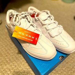 Varsity Spirit Cheer Shoes Varsity Spark Size 8.5